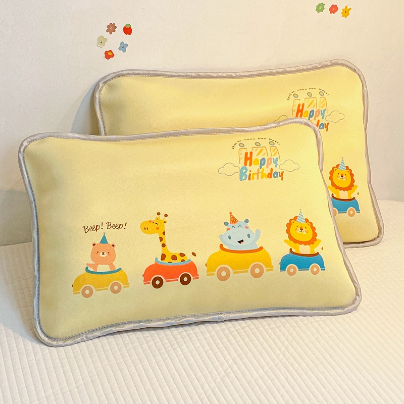 91家纺网 家纺一手货源 找家纺 大黄蜂家居家纺 2025新款冰丝提花三明治夹层透气枕套 游乐园